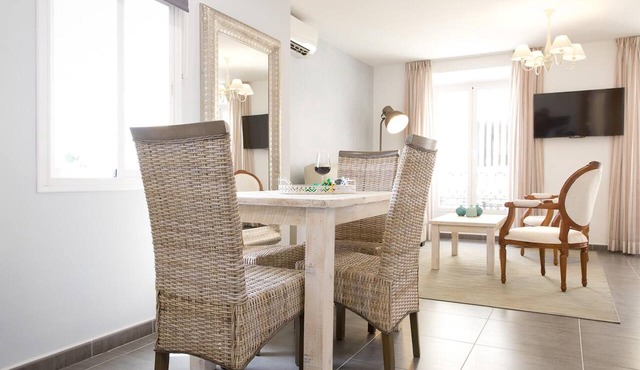 Holidays2Malaga Dos Aceras 1 bedroom Malaga City center
