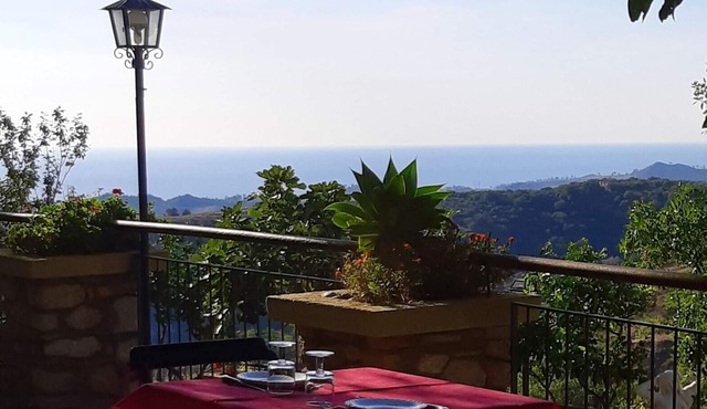 Homerez - Nice studio 1 km away from the beach for 2 ppl. with shared pool in Badolato