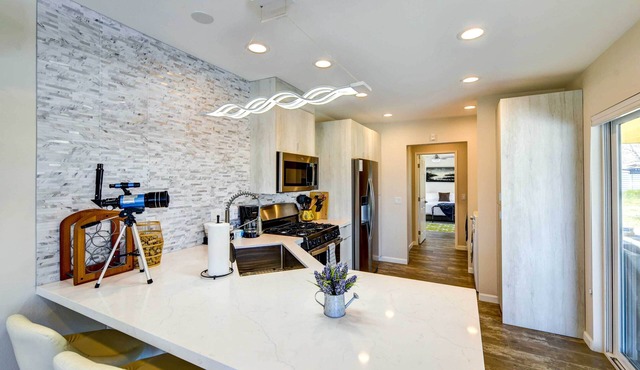 Hot Tub, Yard & Fire Pit: Joshua Tree Home!