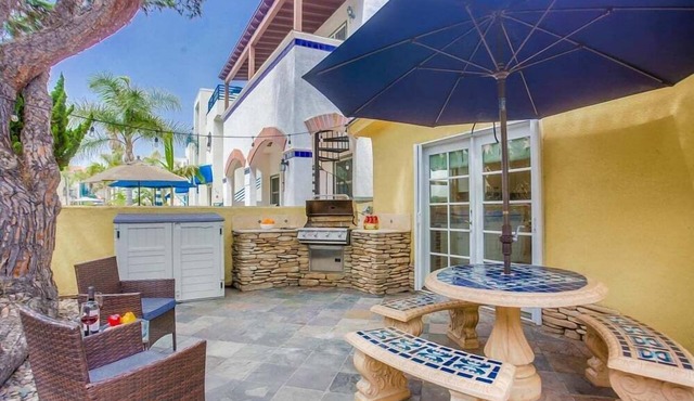 HOUSE * Steps to Ocean * A/C * Patio