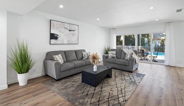 House with pool in prime location - 10 mins to Universal Studio