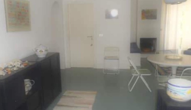 independent villa with garden and private parking spaces