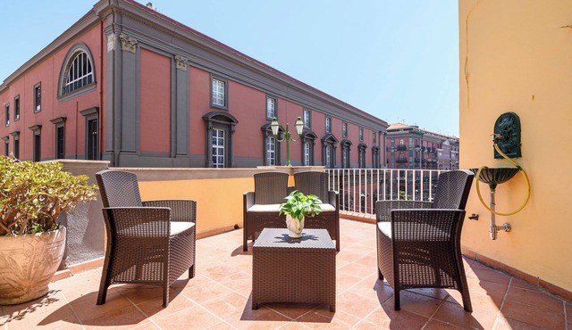 Into Mann - Five Bedroom Apartment, Sleeps 12