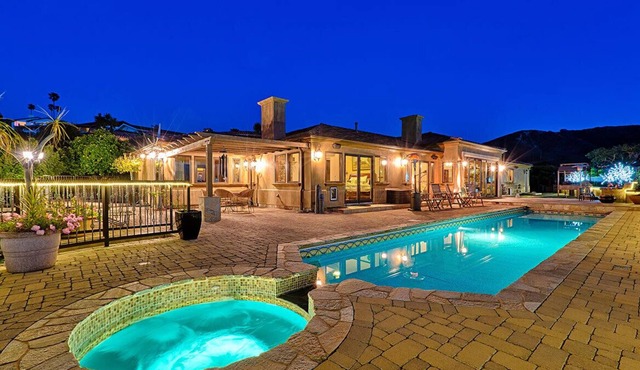 Jewel Above La Jolla Shores - 4 Bed 4.5 Bath Heated Pool Ocean View
