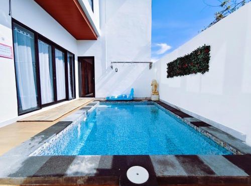 Joy Private Pool Villa in Kuta