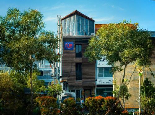 Kuta Cube Hostel in Kuta