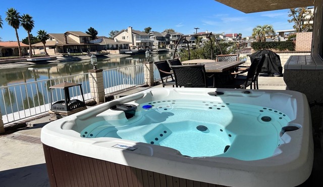 LAKEFRONT HOME- Spring Valley Lake - Hot Tub, Pool Table!
