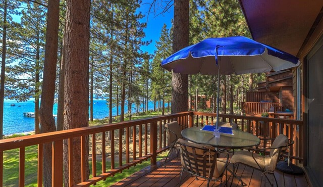 Lakefront Townhome | Prvt Beach & Decks | Sleeps 6