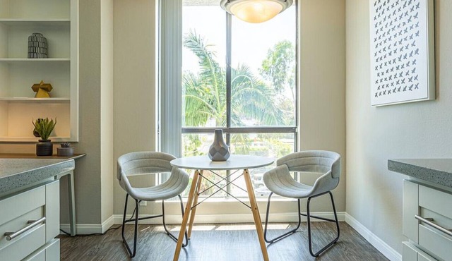 Landing at Villa Francisca - 1 Bedroom in Central La