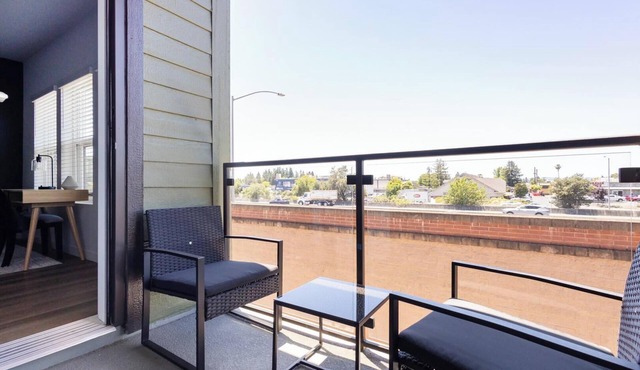 Landing | Stylish 1BD, Gym, Clubhouse