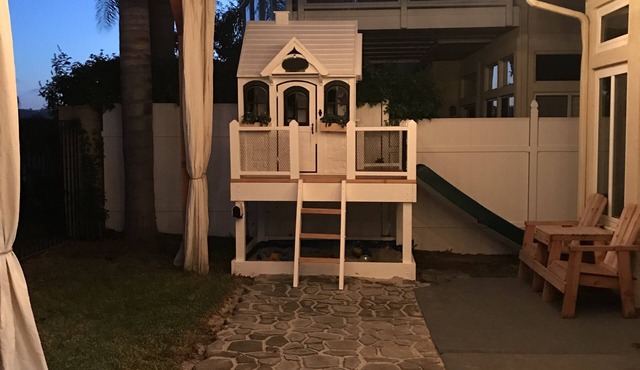 Large family friendly house near the beach