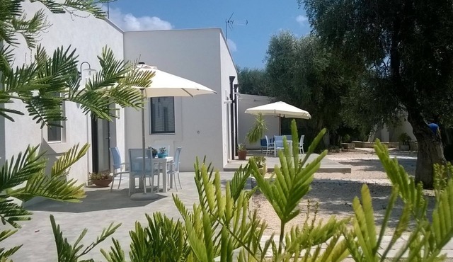 Large suite Immersed in greenery near the sea ideal for families