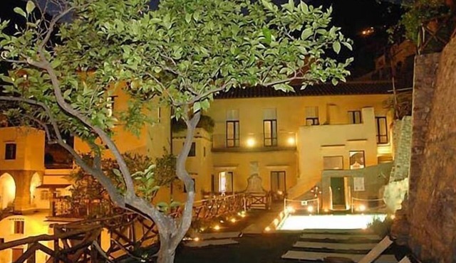 Le Volte by AMALFIVACATION with pool, in the center of Amalfi town