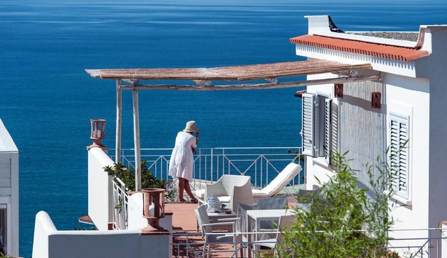 Loggia Appartment with large sea view terrace and swimming pool