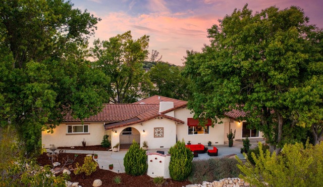 Lone Madrone Winery Guest House