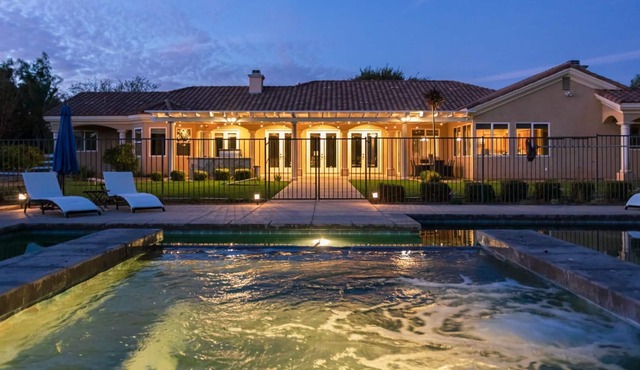Love at First Syrah - Pool & spa with 2 Casitas