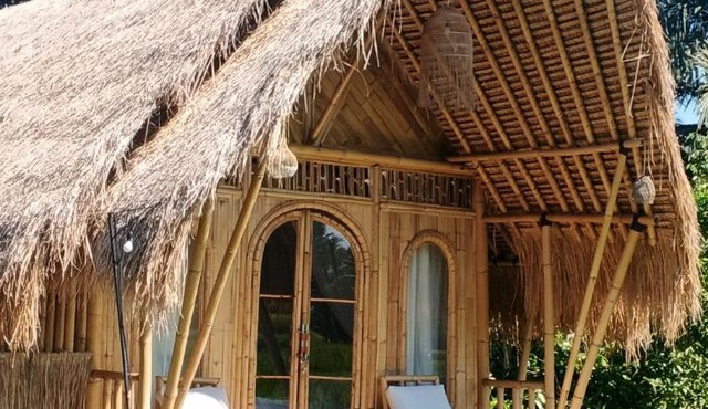 Luna bamboo house