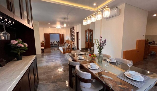 Luxe 5BR Villa Near Sanur Beach w/Pool & Sea View