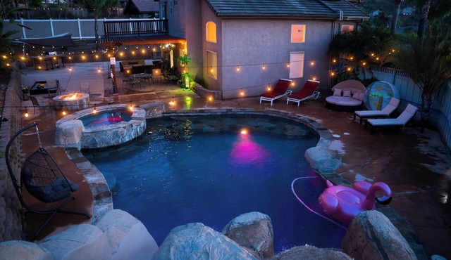 Luxe Resort Style Home Stunning 8 Beds with Pool