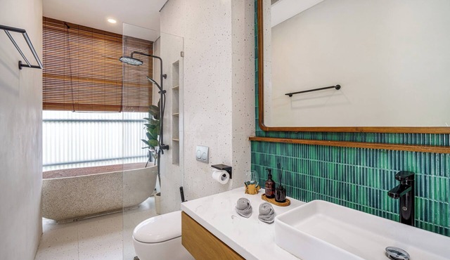 Luxe Villa 2 BR Pool Bath Tub Wi-Fi 260 Mbps