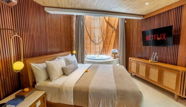 Luxurious Bedroom W/ Jacuzzi Inc BF In Seminyak