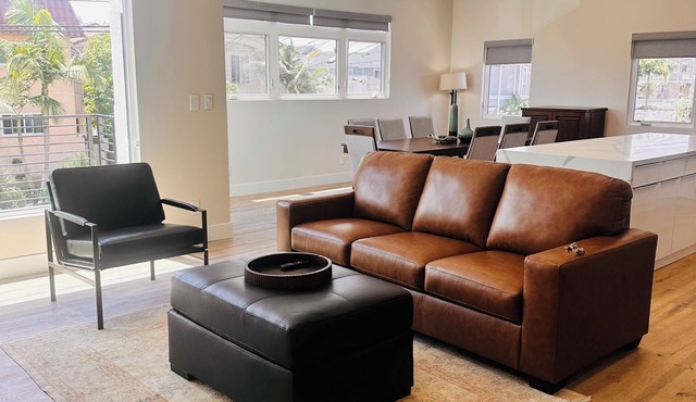 Luxurious Modern Apartment - Unit B