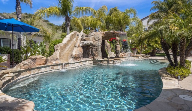 Luxurious Pool Resort Style Gated Estate - sleeps 14 - 5 bedrooms 4.5 bath