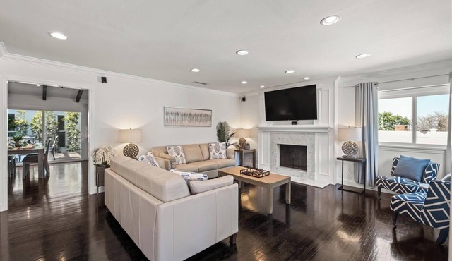 Luxurious 6BR Retreat in Palos Verdes - Main House and a Premier Back House