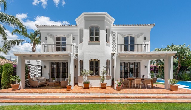 Luxury 3BR House with Pool & Stunning Interiors