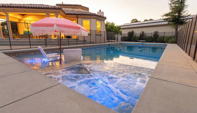 Luxury Estate Pool, Spa, Casita Sleeps 12