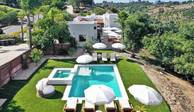 Luxury Fallbrook Hacienda – 5BR, Pool, minutes from Monserate Winery.