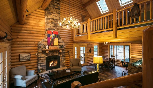 Luxury Log Cabin in the Gold Country w/EV Charger