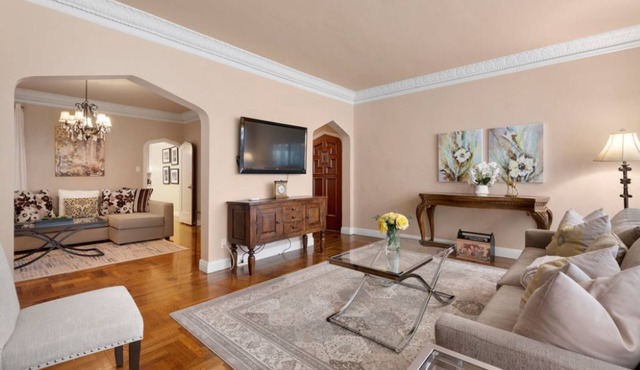 Luxury lower flat Marina private condo, 1 block from Bay