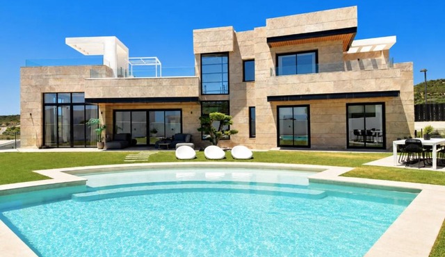 Luxury Modern Villa with Private Pool and Rooftop Terrace