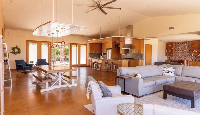Luxury Mountain Estate Sleeps 11