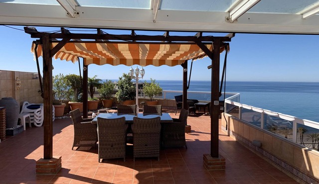 LUXURY OCEAN VIEW 3 BEDROOM PENTHOUSE APARTMENT WITH LARGE SOUTH FACING TERRACE