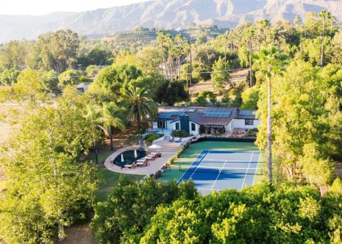 Luxury Ojai Escape Pool, Jacuzzi & Tennis Court