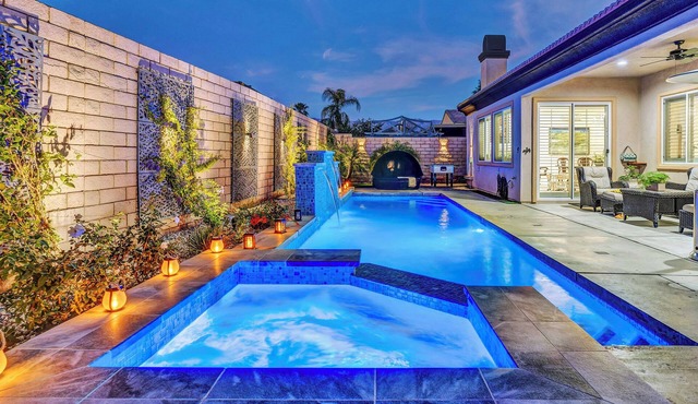 Luxury Pool Villa Sleeps 12 Near Coachella