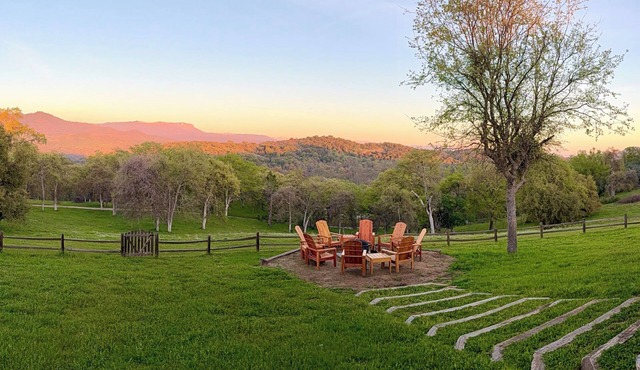 Luxury Ranch getaway with spa, pool, gym & sauna