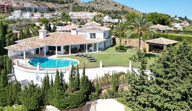Luxury Villa The View – Pool, Jacuzzi and BBQ