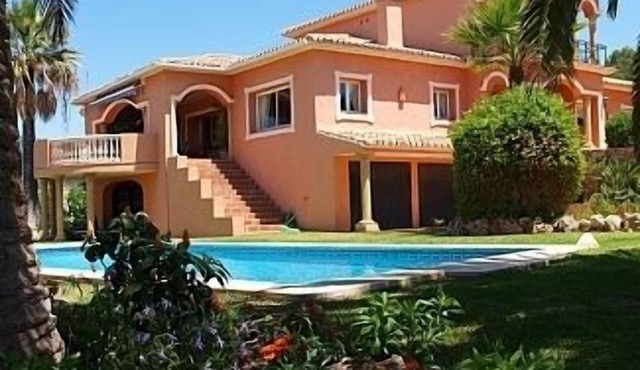 Luxury Villa With Stunning Views Of Marbella, Mountains. Pool Terrace. Sleeps10