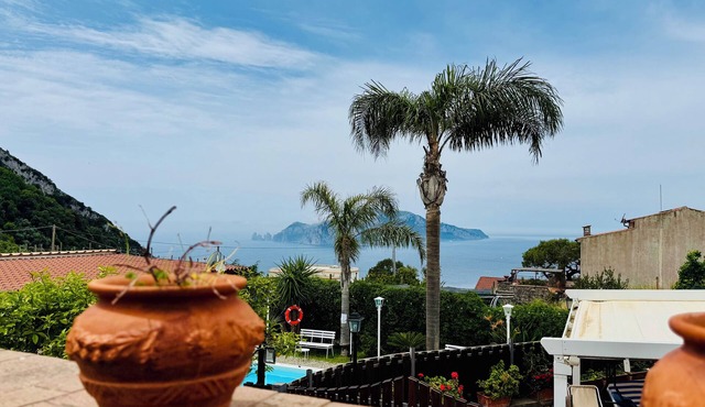 Maison Mari with Capri View