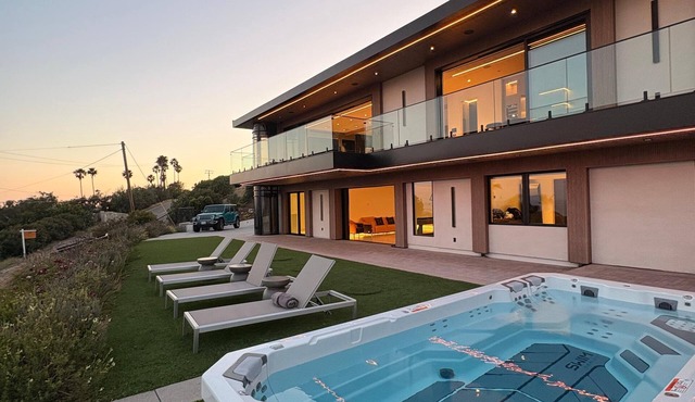 Malibu Masterpiece: Ocean View, Swim Spa & Sauna