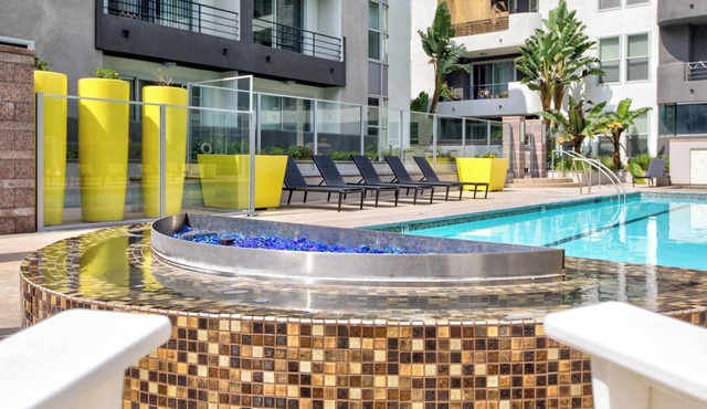 Marina del Rey Free Parking, Wi-Fi, Gym, Pool & Hot tub
