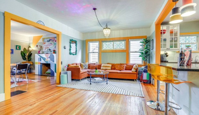 Midtown Oasis | BBQ, Deck, Games & Artistic Vibes