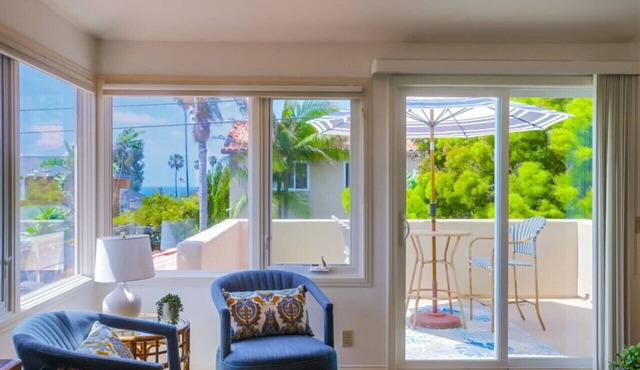 Mindful Cottage with peek Ocean Views