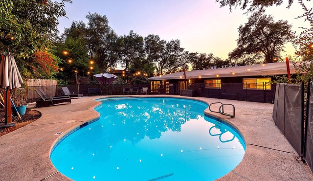 Modern 3BR with pool & spa near American River, sleeps 8