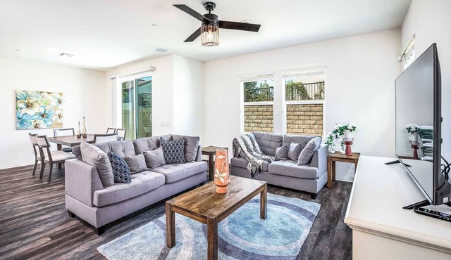 Modern 4BR｜Fenced Yard｜Office Space｜Relaxing Outdoor Area｜Park Nearby#41279