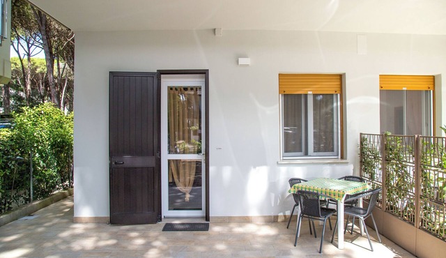 Modern accommodation with a lovely patio in Eraclea Mare