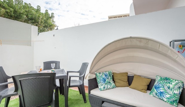 Modern Apartment Next To The Beach Pets friendly